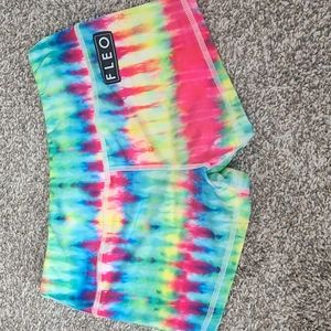 VGUC tie dye Fleo